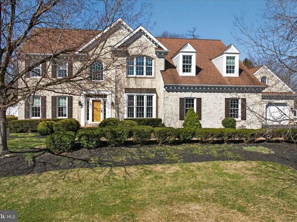 1137 OAKMONT DRIVE, LANCASTER, PA 17601