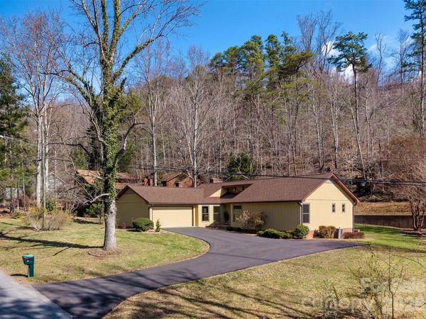 63 Pinecroft Road, Asheville, NC 28804