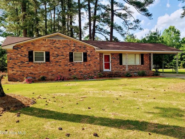 500 W Church Street , Pikeville, NC 27863