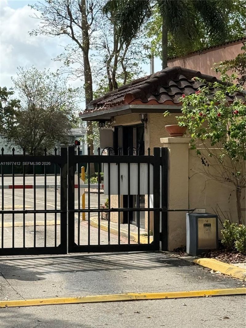 10794 N Kendall Dr , Unit B2, Miami, FL 33176 Photo