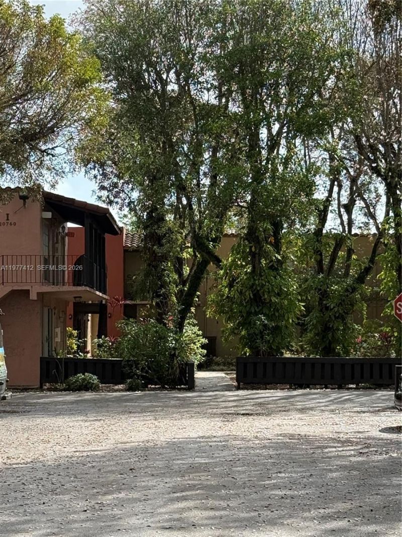 10794 N Kendall Dr , Unit B2, Miami, FL 33176 Photo