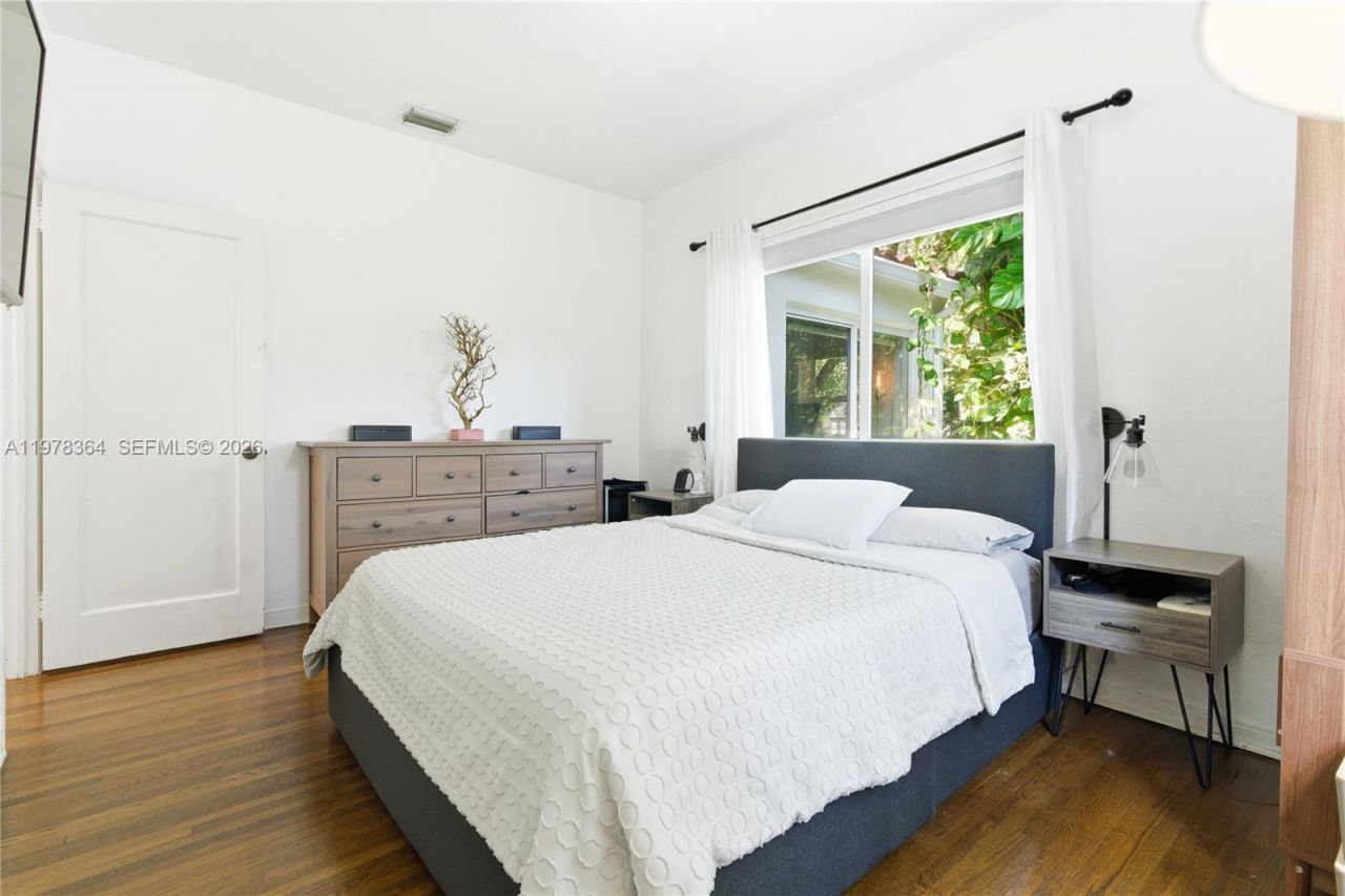 640 NE 115th St , Biscayne Park, FL 33161 Photo