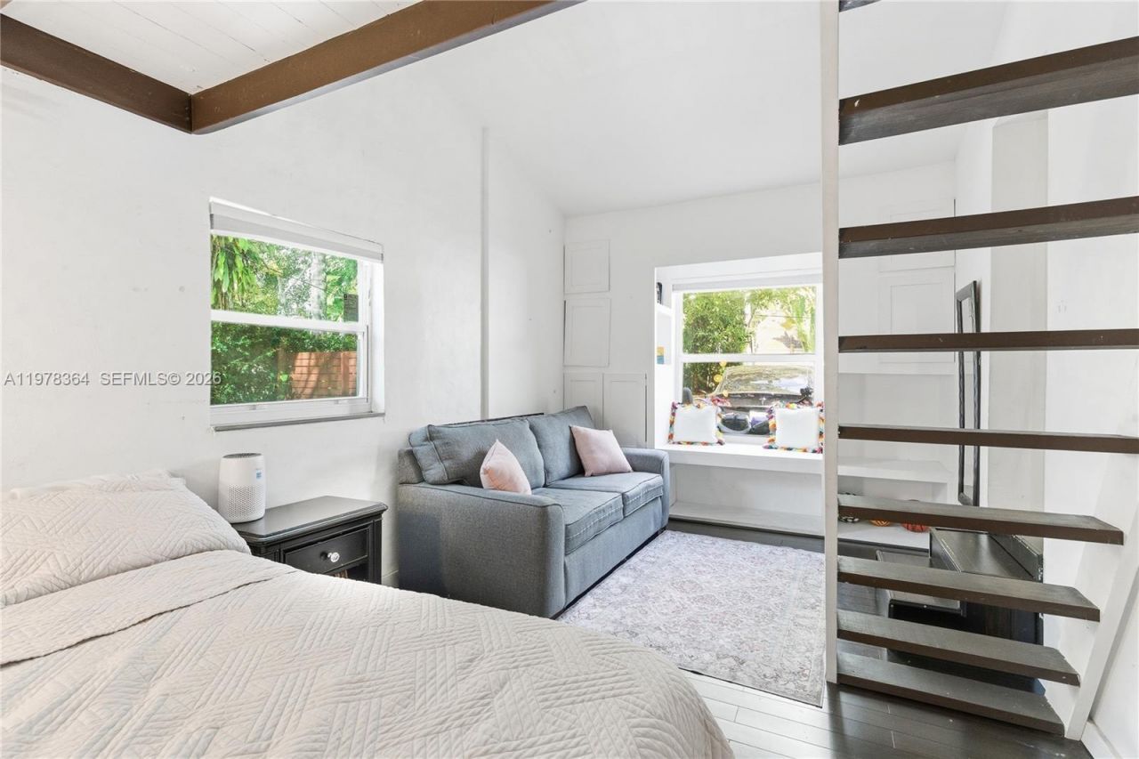 640 NE 115th St , Biscayne Park, FL 33161 Photo