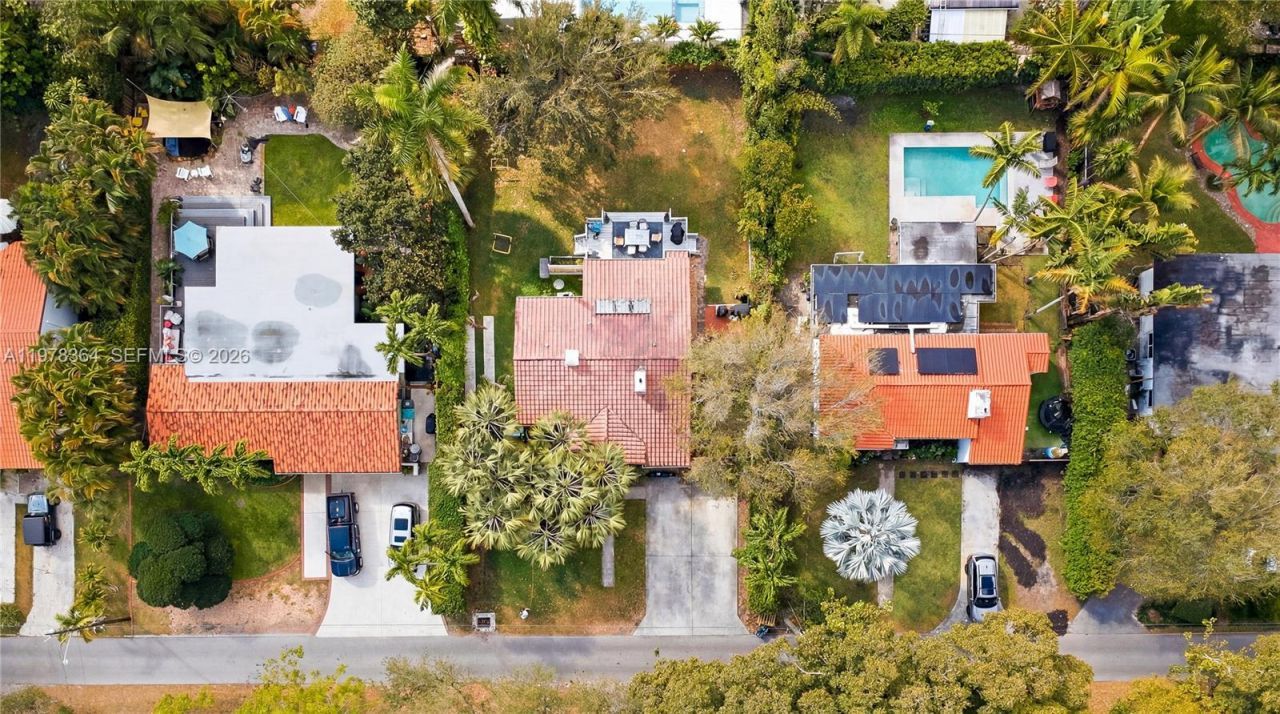 640 NE 115th St , Biscayne Park, FL 33161 Photo