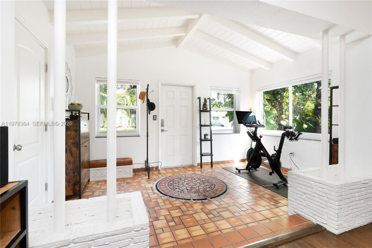 640 NE 115th St , Biscayne Park, FL 33161 Photo