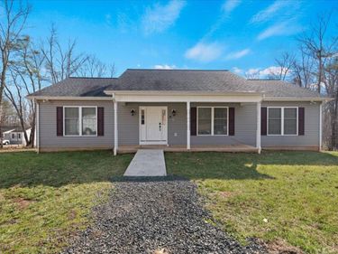570 Kentmoor Farm Rd, Madison Heights, VA 24572
