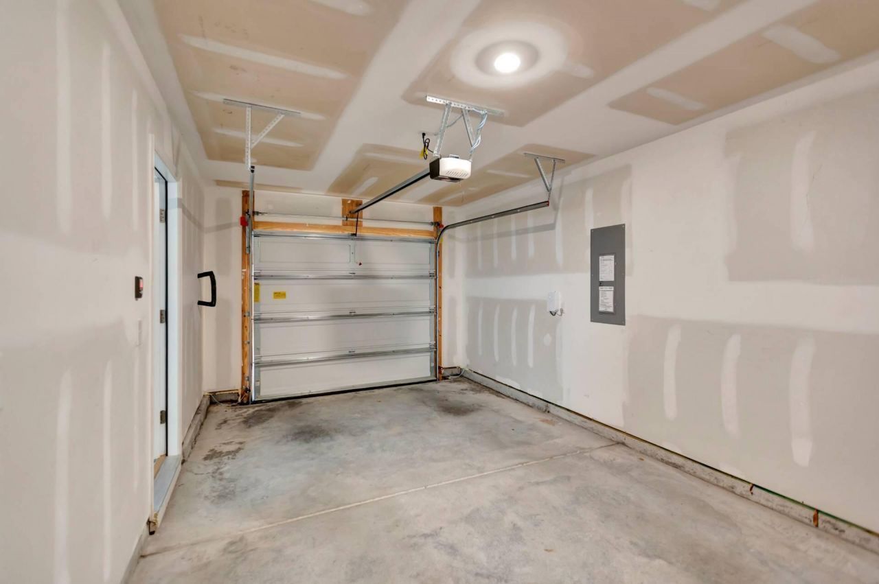 703 Hilchot Drive Photo 44