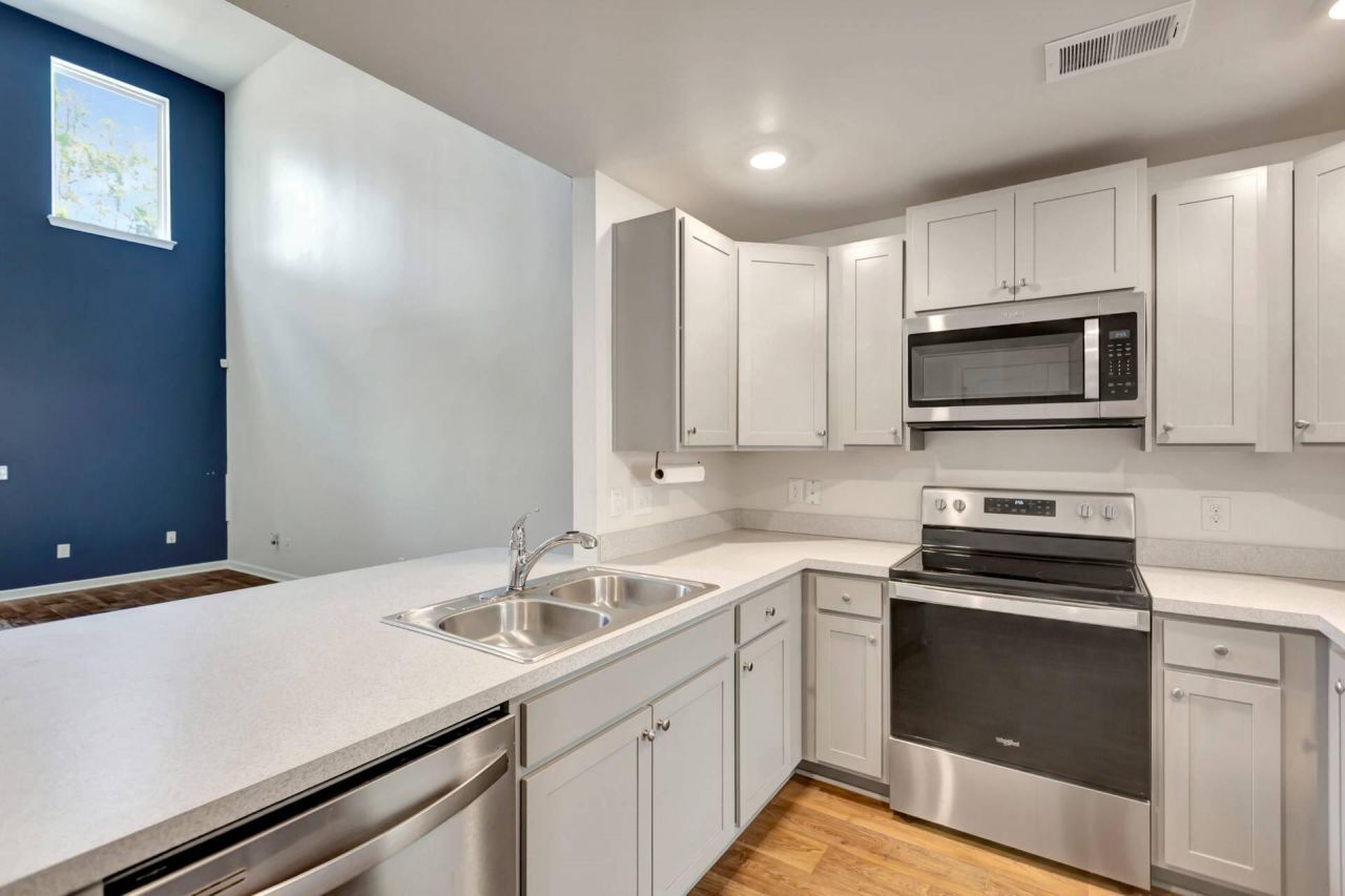 703 Hilchot Drive Photo 8