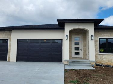 427 Deep Water Drive, Lincoln, NE 68527