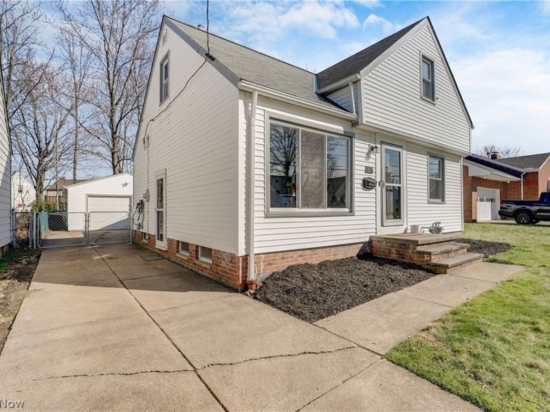 1677 Douglas Road, Wickliffe, OH 44092 Photo 2