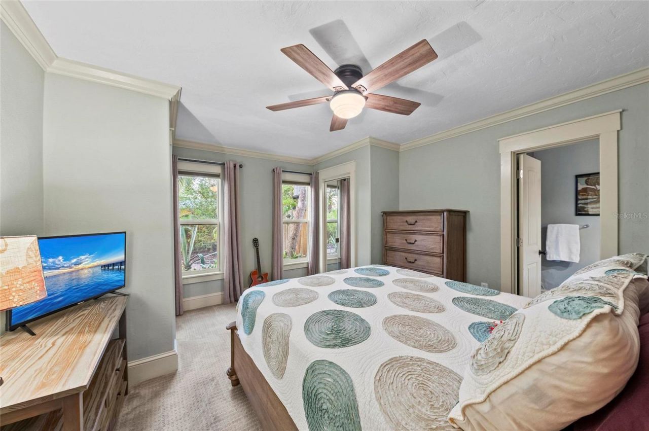 941 Virginia Drive, Sarasota, FL 34234 Photo