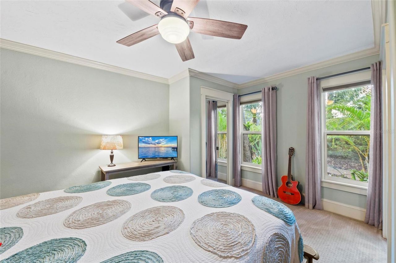 941 Virginia Drive, Sarasota, FL 34234 Photo