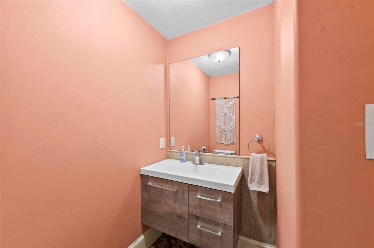 941 Virginia Drive, Sarasota, FL 34234 Photo