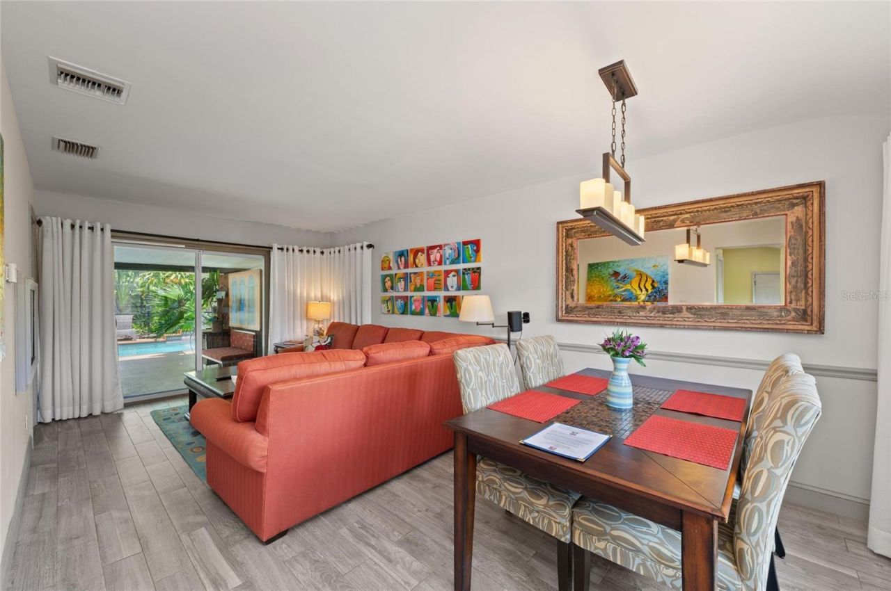 941 Virginia Drive, Sarasota, FL 34234 Photo