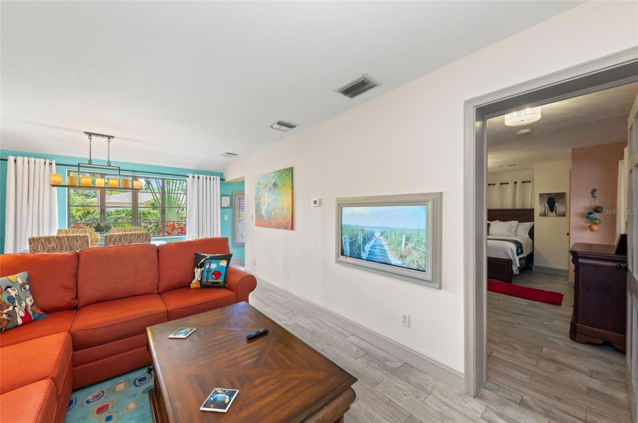 941 Virginia Drive, Sarasota, FL 34234 Photo