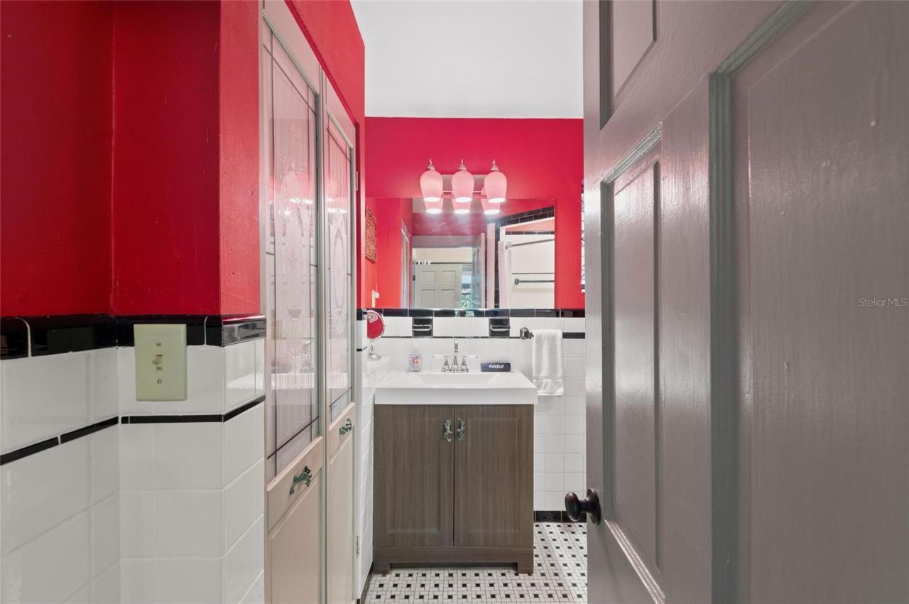 941 Virginia Drive, Sarasota, FL 34234 Photo