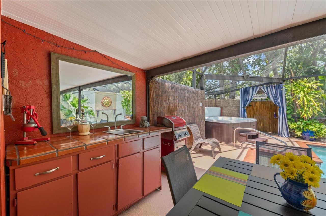 941 Virginia Drive, Sarasota, FL 34234 Photo