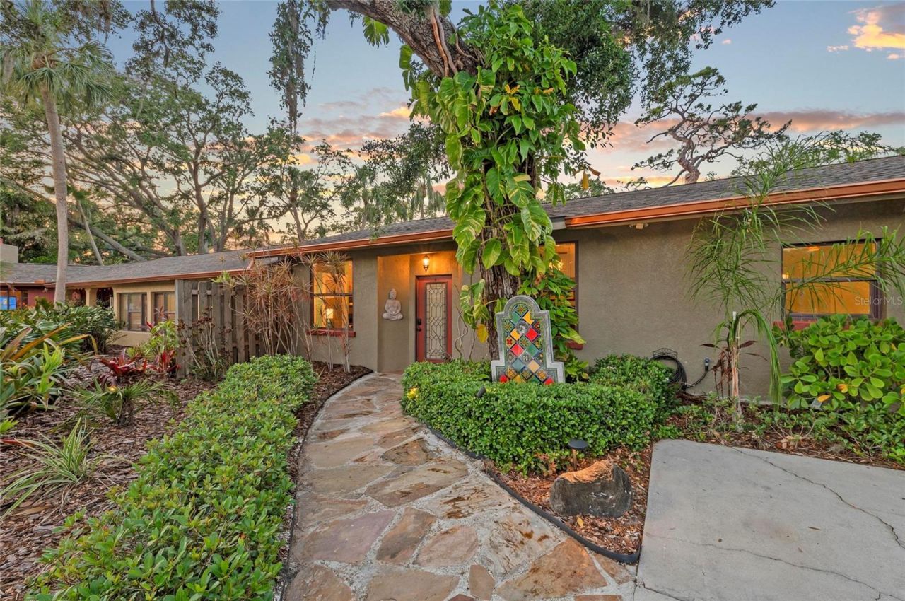 941 Virginia Drive, Sarasota, FL 34234 Photo