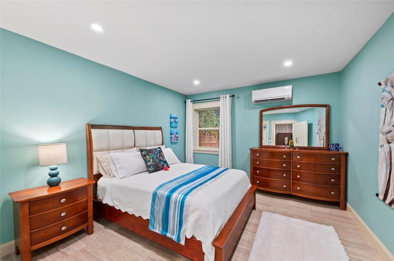 941 Virginia Drive, Sarasota, FL 34234 Photo