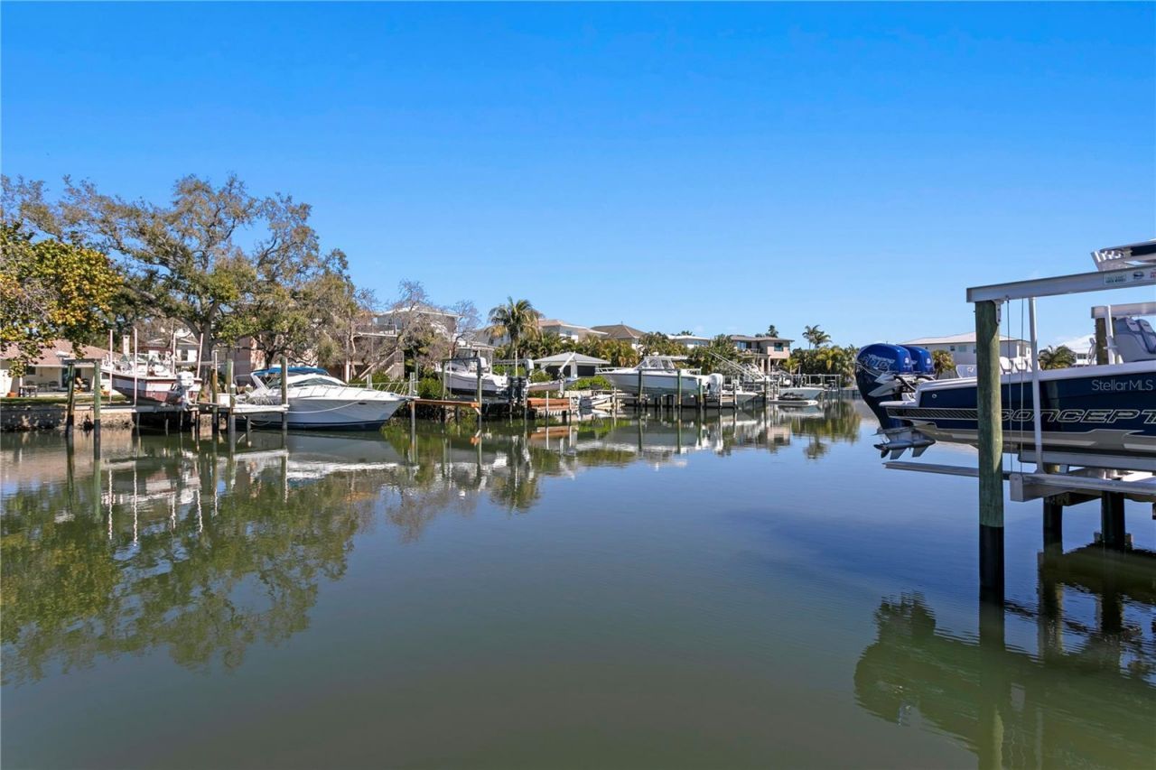 1867 Bayou Grande Boulevard Ne, Saint Petersburg, FL 33703 Photo