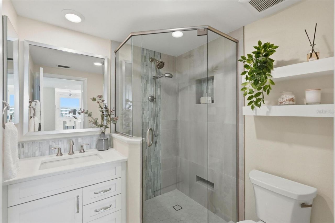 7932 Sailboat Key Boulevard S, Unit 806, South Pasadena, FL 33707 Photo