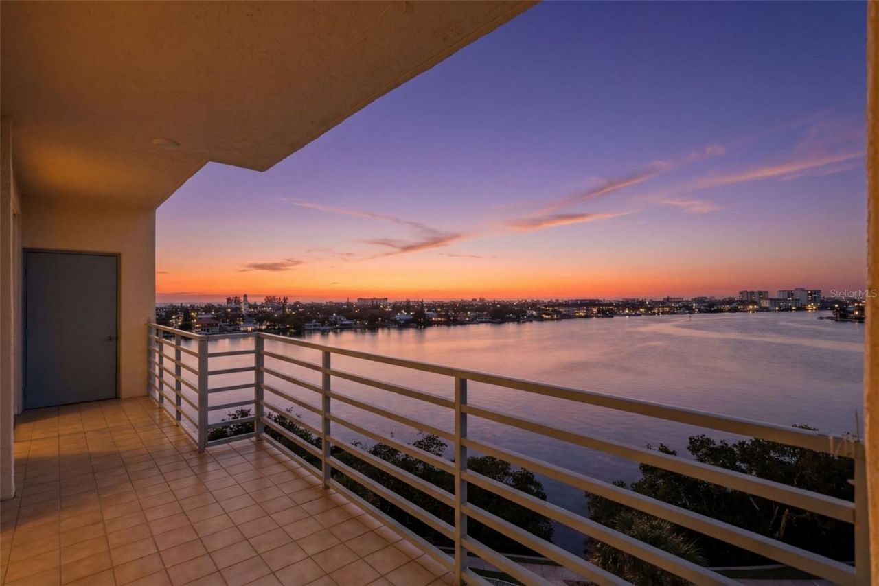 7932 Sailboat Key Boulevard S, Unit 806, South Pasadena, FL 33707 Photo