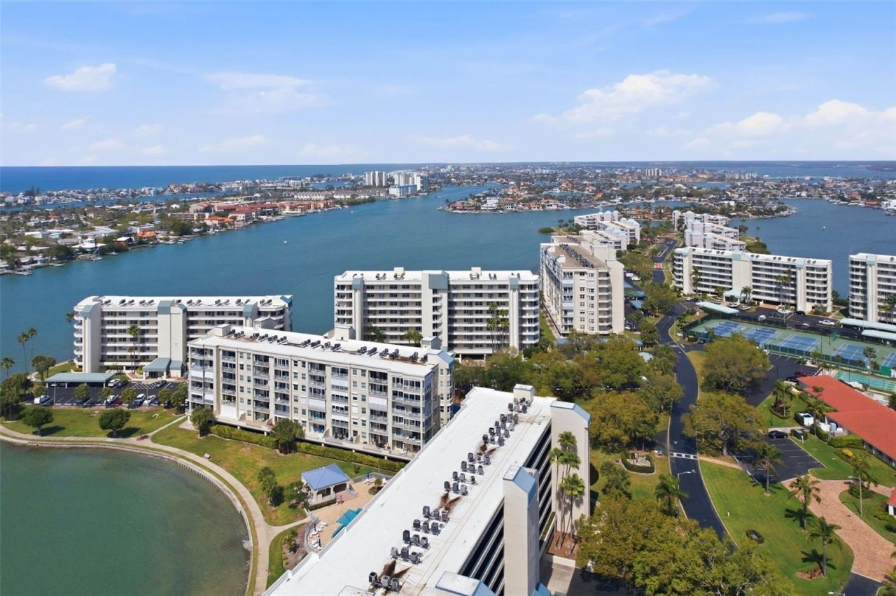 7932 Sailboat Key Boulevard S, Unit 806, South Pasadena, FL 33707 Photo