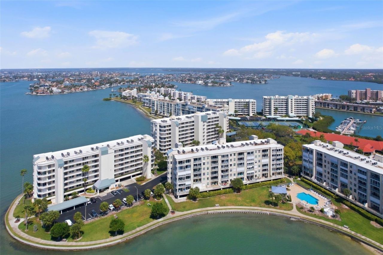 7932 Sailboat Key Boulevard S, Unit 806, South Pasadena, FL 33707 Photo