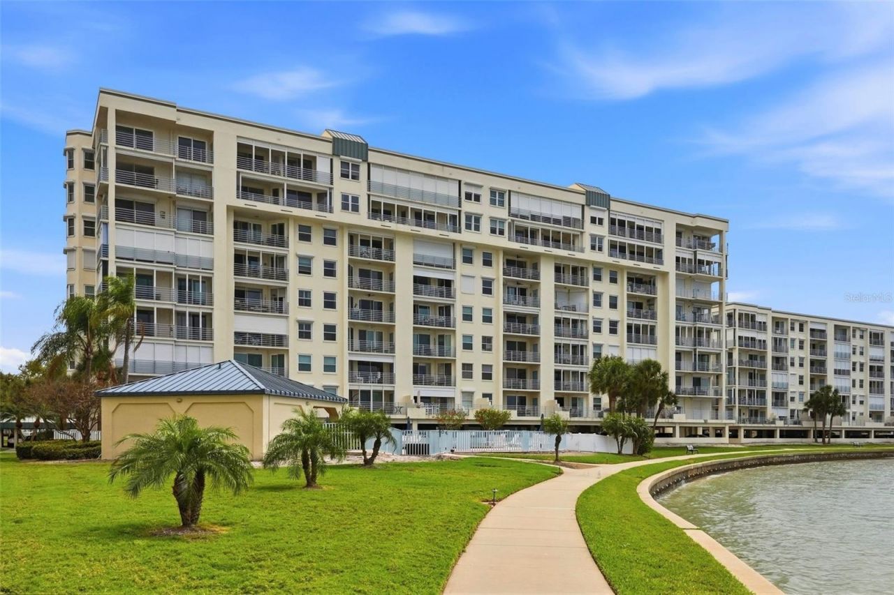 7932 Sailboat Key Boulevard S, Unit 806, South Pasadena, FL 33707 Photo