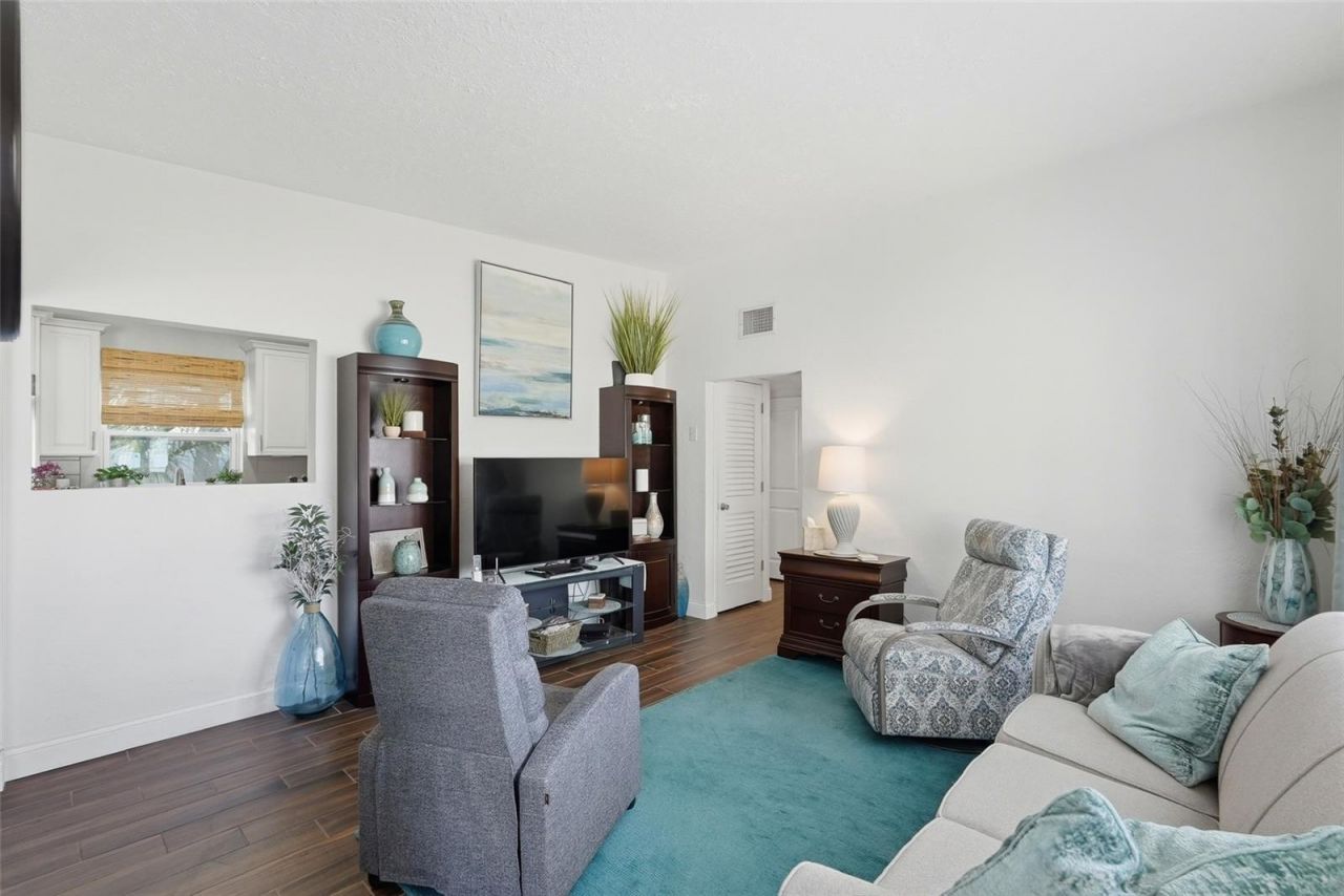 6535 10th Street N, Saint Petersburg, FL 33702 Photo