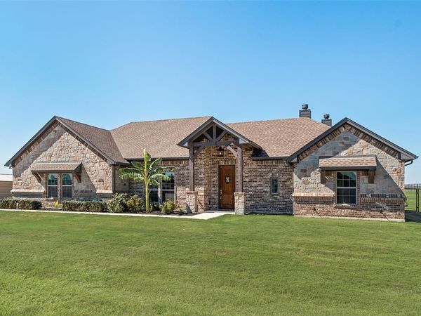 416 Christian Way, Azle, TX 76020