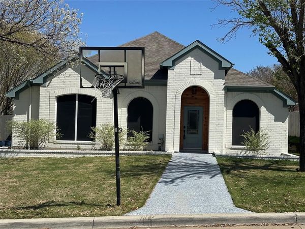 1216 Bold Forbes Drive, Grand Prairie, TX 75052