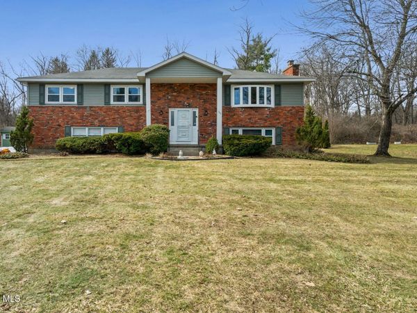 1111 Rosehill Boulevard, Schenectady, NY 12309