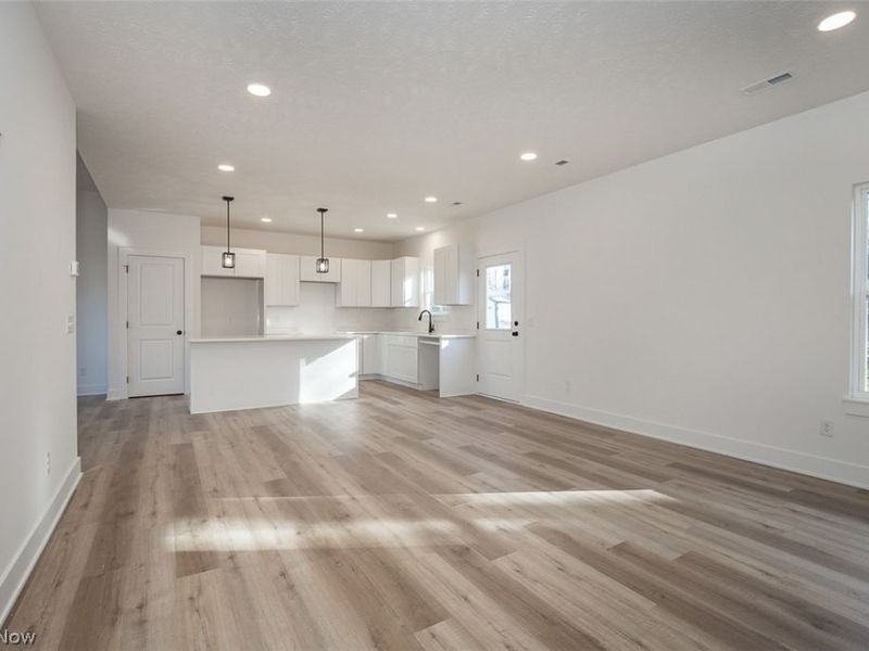 5595 Walnut Street, Mentor on the Lake, OH 44060 Photo 12