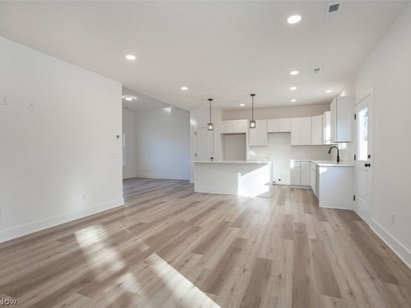 5595 Walnut Street, Mentor on the Lake, OH 44060 Photo 13