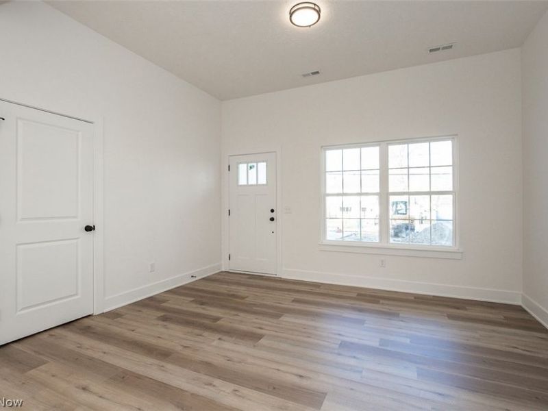 5595 Walnut Street, Mentor on the Lake, OH 44060 Photo 5