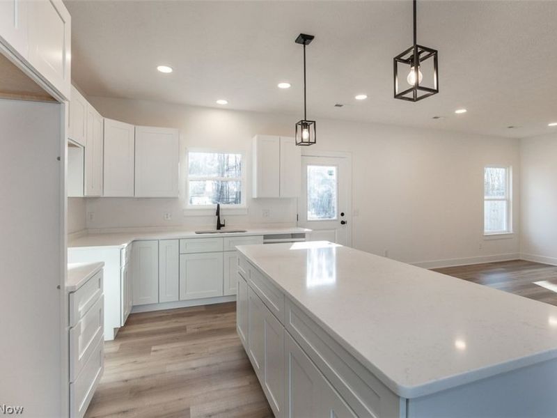 5595 Walnut Street, Mentor on the Lake, OH 44060 Photo 8