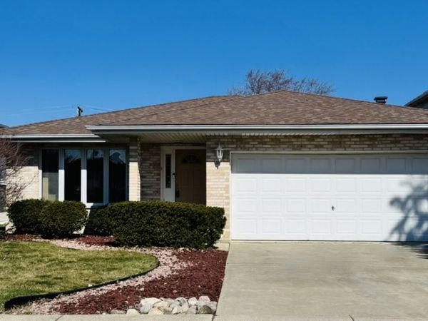 7110 W 82nd Place , Burbank, IL 60459