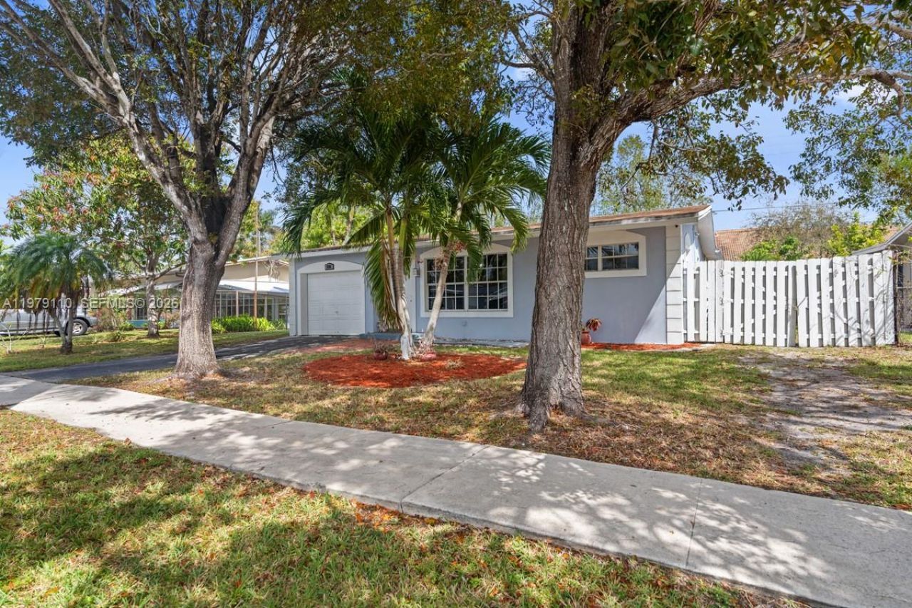 2286 NW 81st Ave, Sunrise, FL 33322 Photo