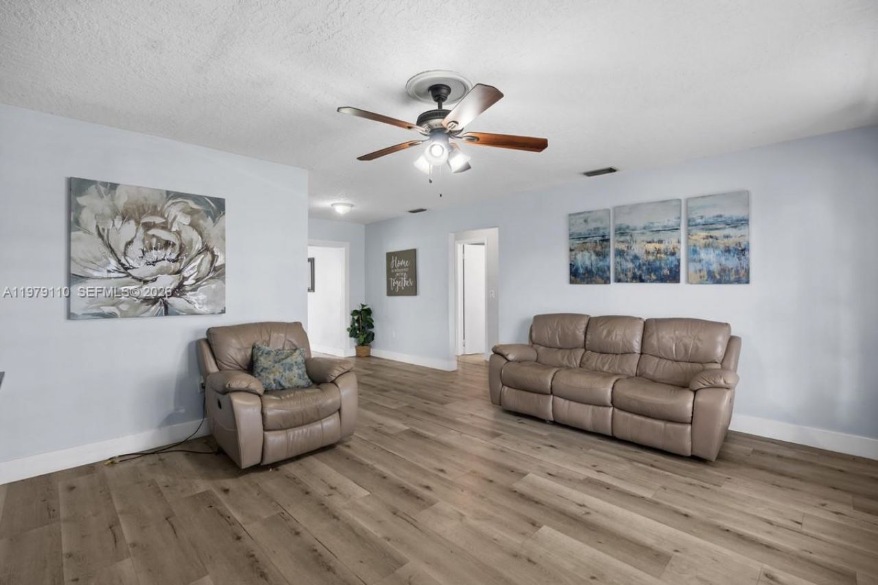 2286 NW 81st Ave, Sunrise, FL 33322 Photo
