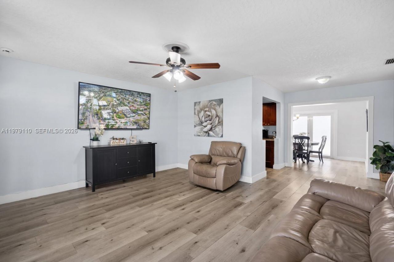 2286 NW 81st Ave, Sunrise, FL 33322 Photo