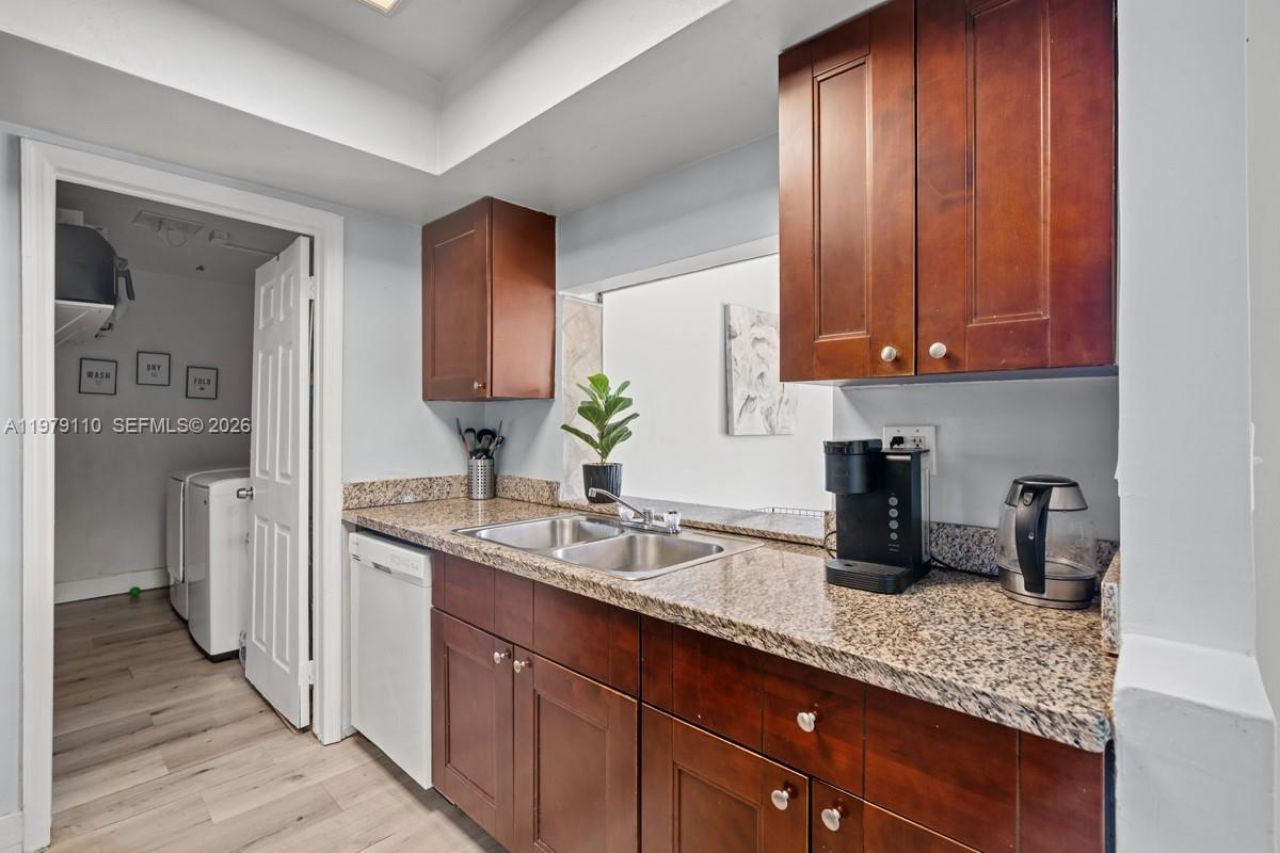 2286 NW 81st Ave , Sunrise, FL 33322 Photo