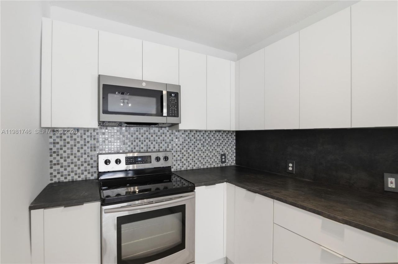 1431 NW 30th St, Miami, FL 33142 Photo