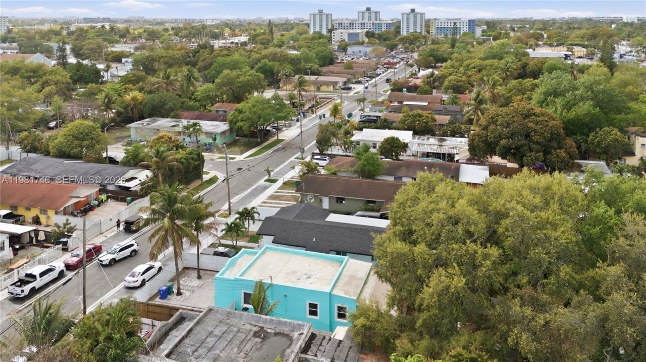 1431 NW 30th St, Miami, FL 33142 Photo
