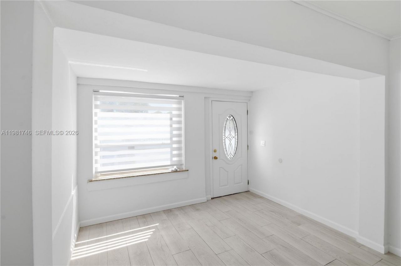 1431 NW 30th St, Miami, FL 33142 Photo