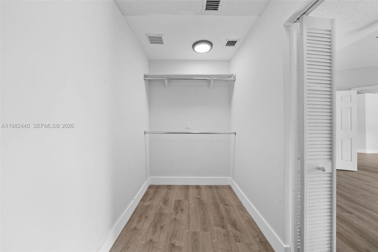 8050 SW 157th Pl , Miami, FL 33193 Photo