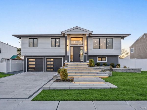 3000 Holiday Park Drive, Merrick, NY 11566