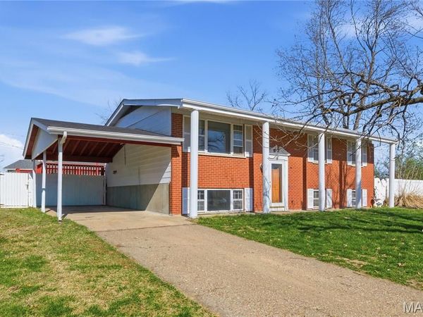 1215 Cypress Drive, O'Fallon, MO 63366