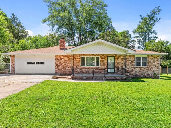 818 Locust Street, Mountain Home, AR 72653