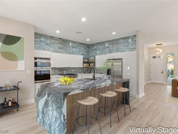 1605 Shadow Rock Drive, Las Vegas, NV 89117